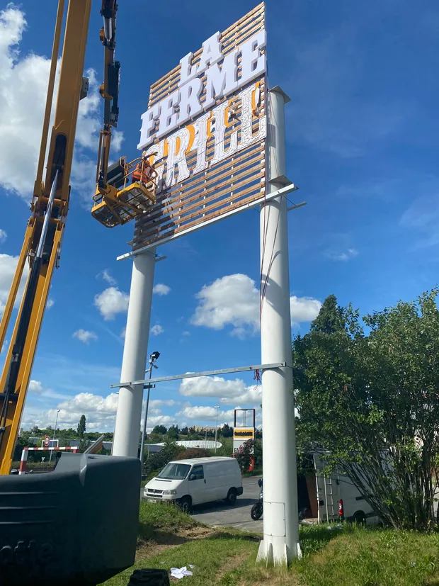 Enseigne XXL — réalisation SIGN & PUB