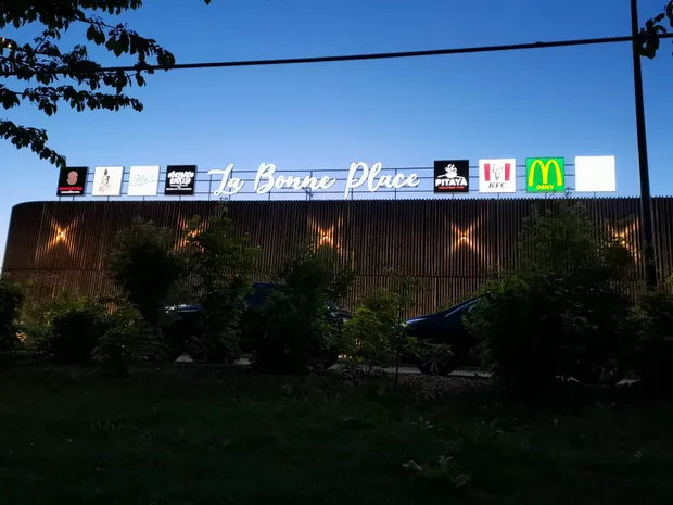 Centres commerciaux — réalisation SIGN & PUB